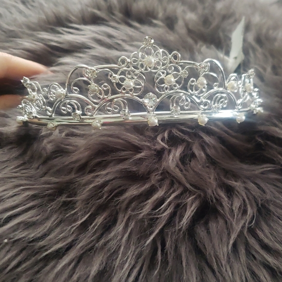 NWT David\'s Bridal Silver Tiara with Rhinestone & Pearls main image 6